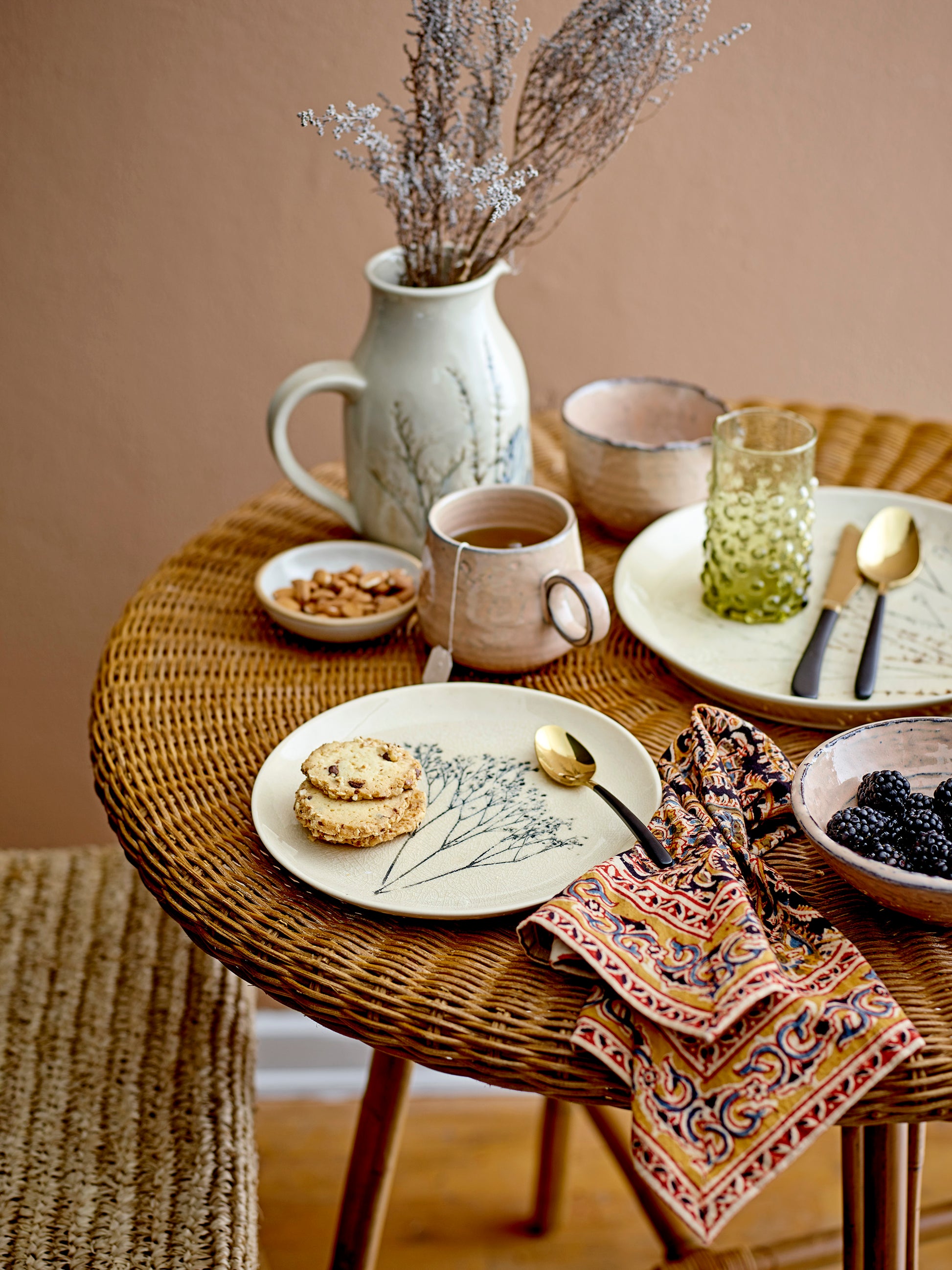 Bea Plate, Nature, Stoneware – Tiensuu Studio