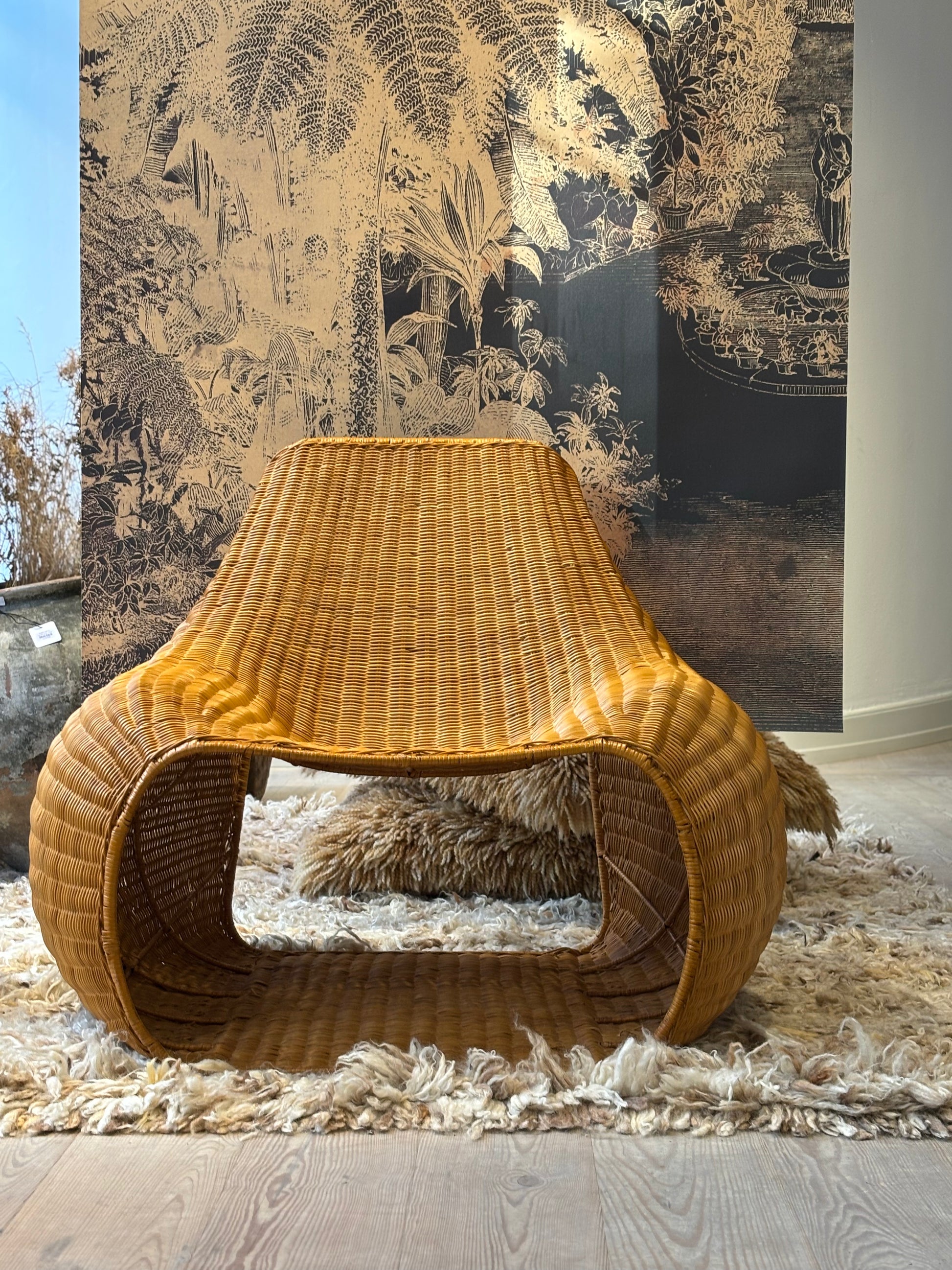 Large lounge chair, rattan